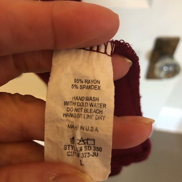 Adorable burgundy colored novelty dress for the holidays! Size L. - Picture 3 of 3